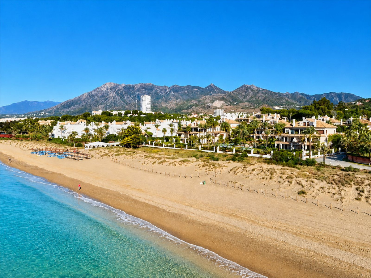 Appartement te koop in Los Monteros | 2 slaapkamers H5439775