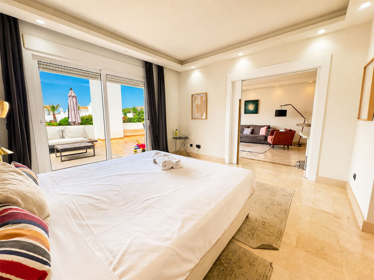 Appartement te koop in Los Monteros | 2 slaapkamers H5439775