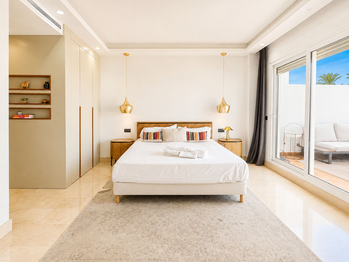 Appartement te koop in Los Monteros | 2 slaapkamers H5439775