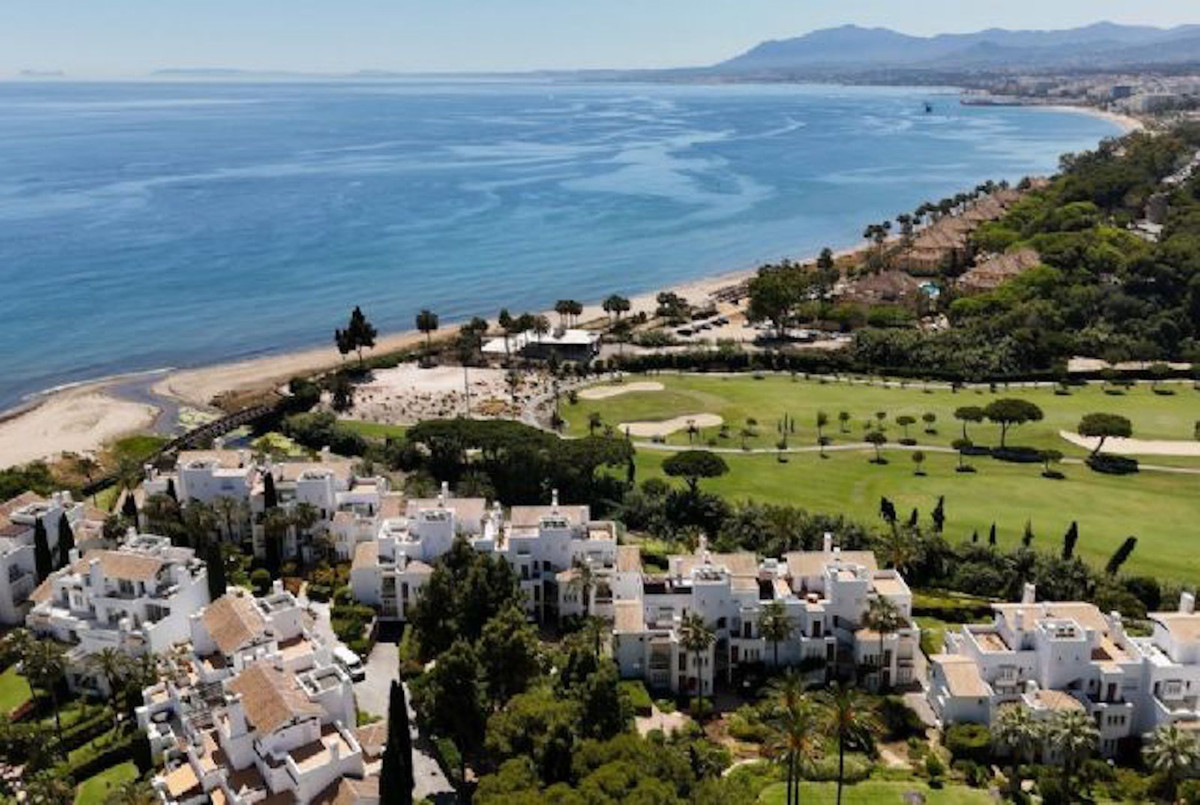 Appartement te koop in Los Monteros | 2 slaapkamers H5439775