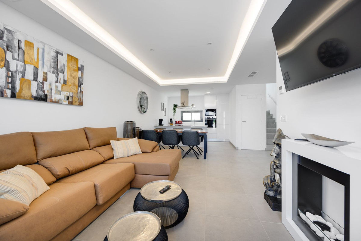 Huis te koop in Los Montesinos | 3 slaapkamers H5292283