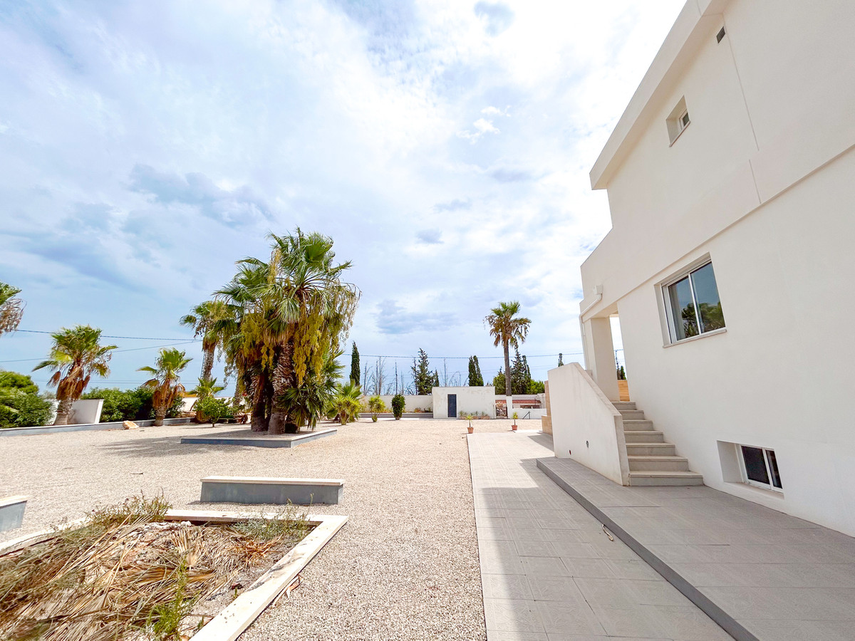 Appartement te koop in Los Montesinos | 8 slaapkamers H5468629