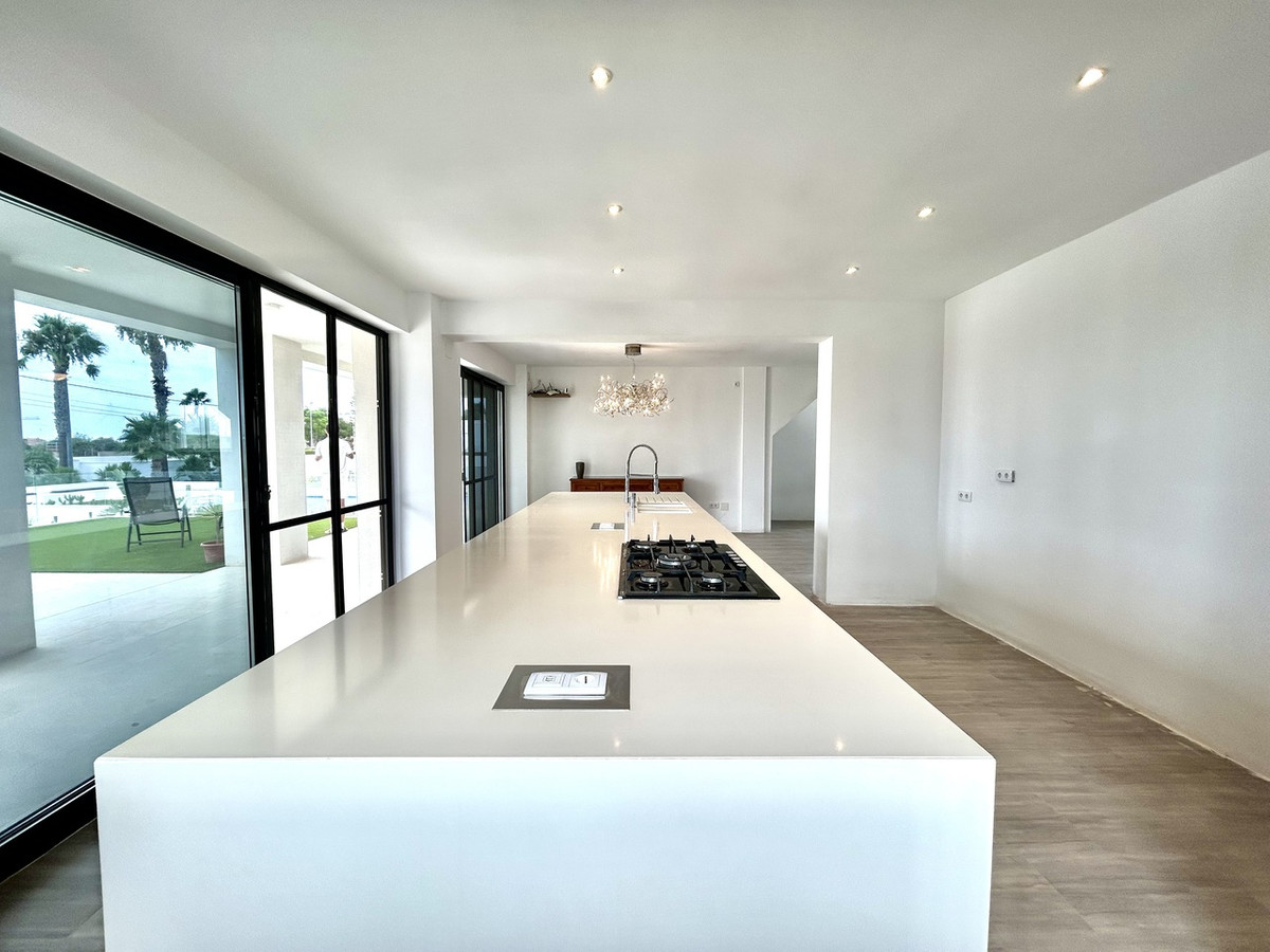 Appartement te koop in Los Montesinos | 8 slaapkamers H5468629