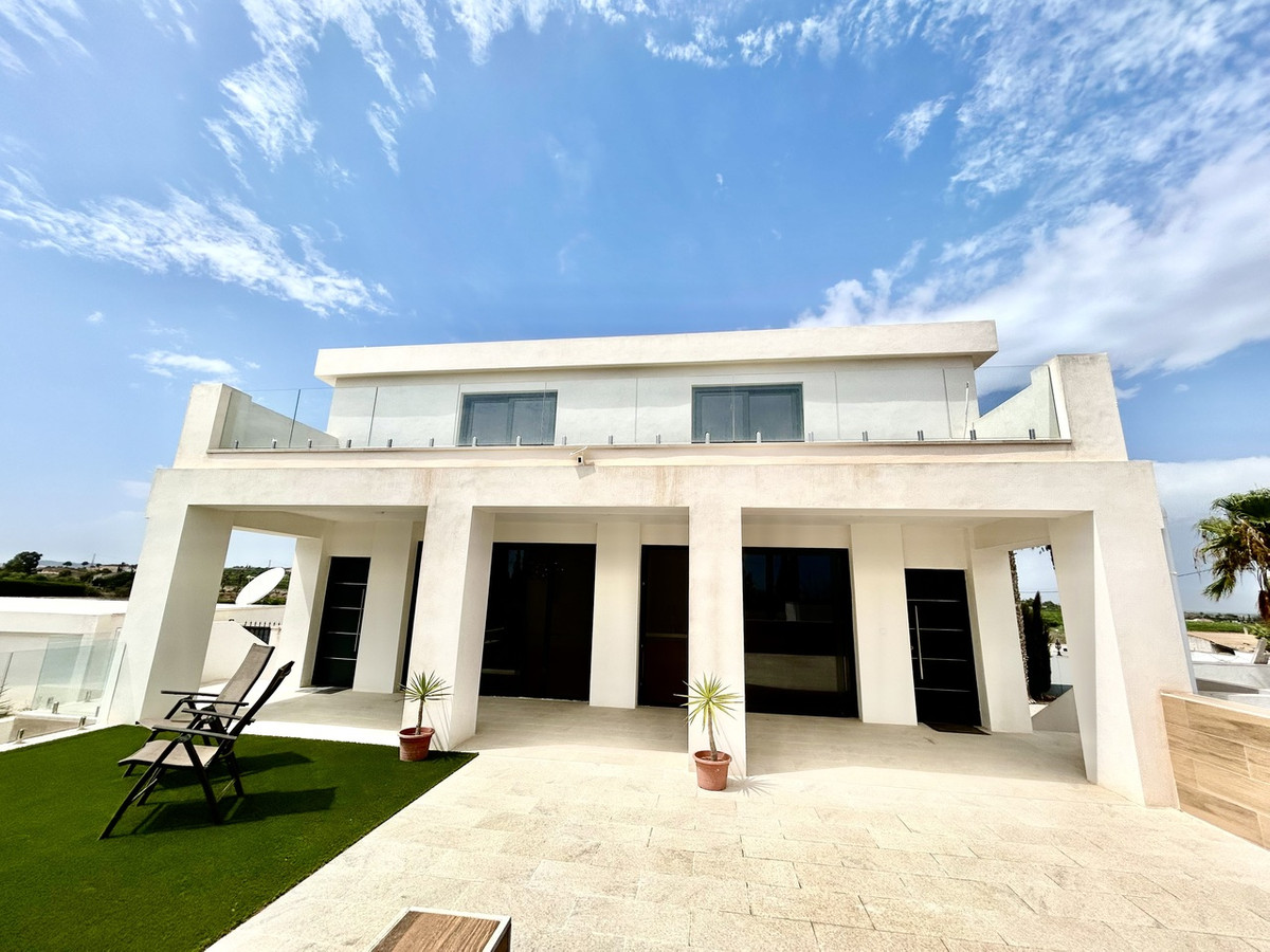 Appartement te koop in Los Montesinos | 8 slaapkamers H5468629