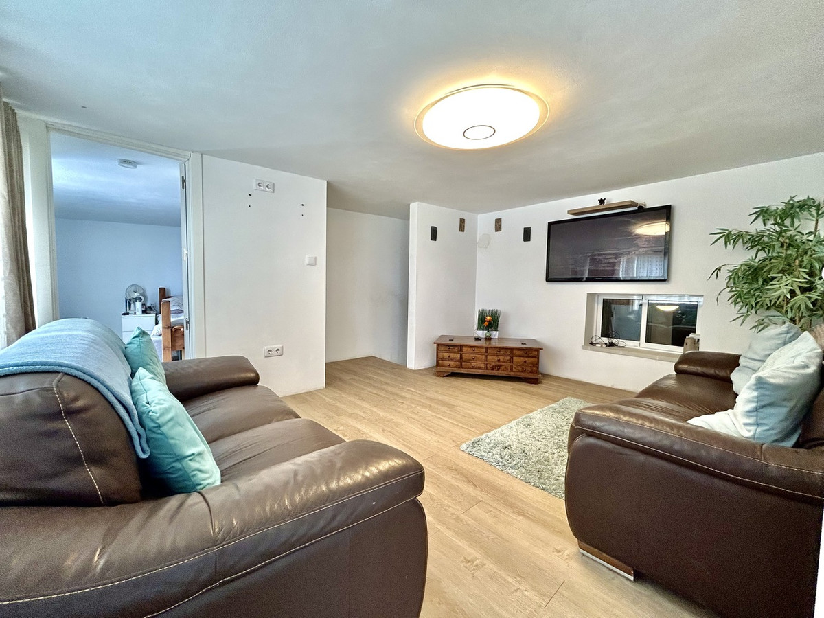Appartement te koop in Los Montesinos | 8 slaapkamers H5468629