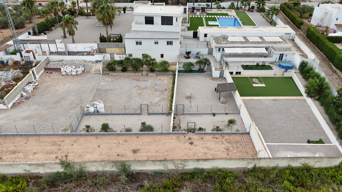 Appartement te koop in Los Montesinos | 8 slaapkamers H5468629