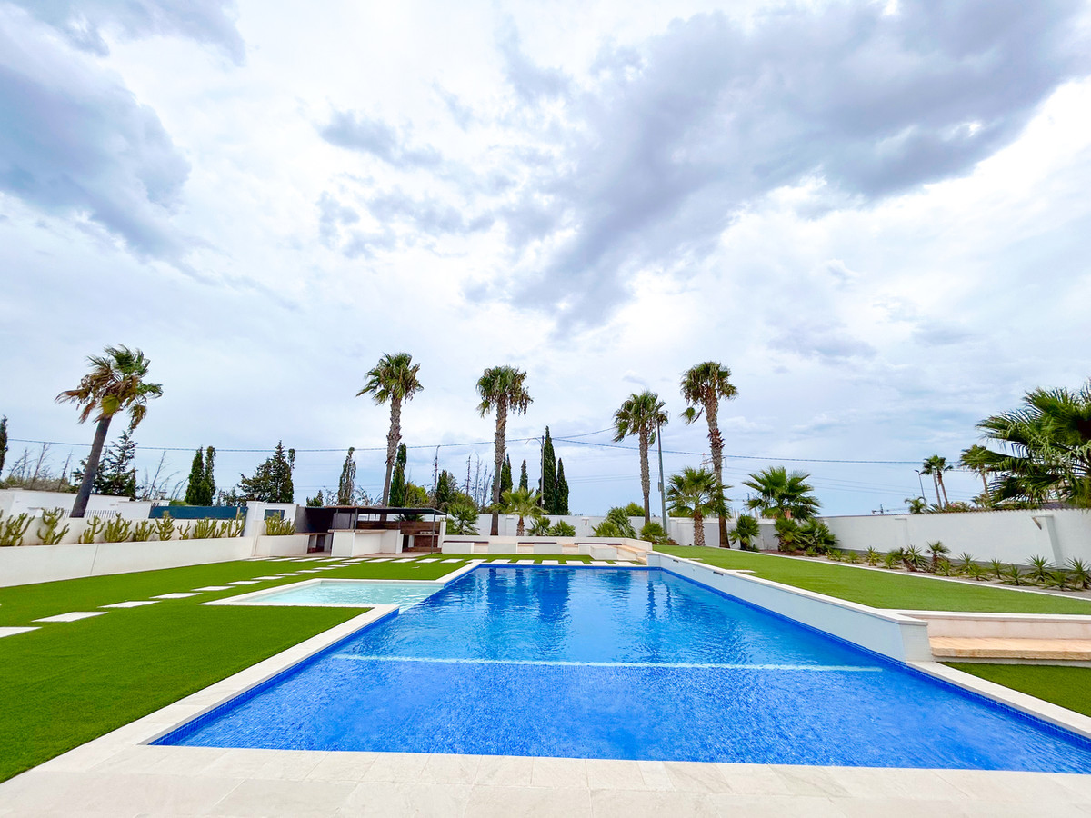 Appartement te koop in Los Montesinos | 8 slaapkamers H5468629