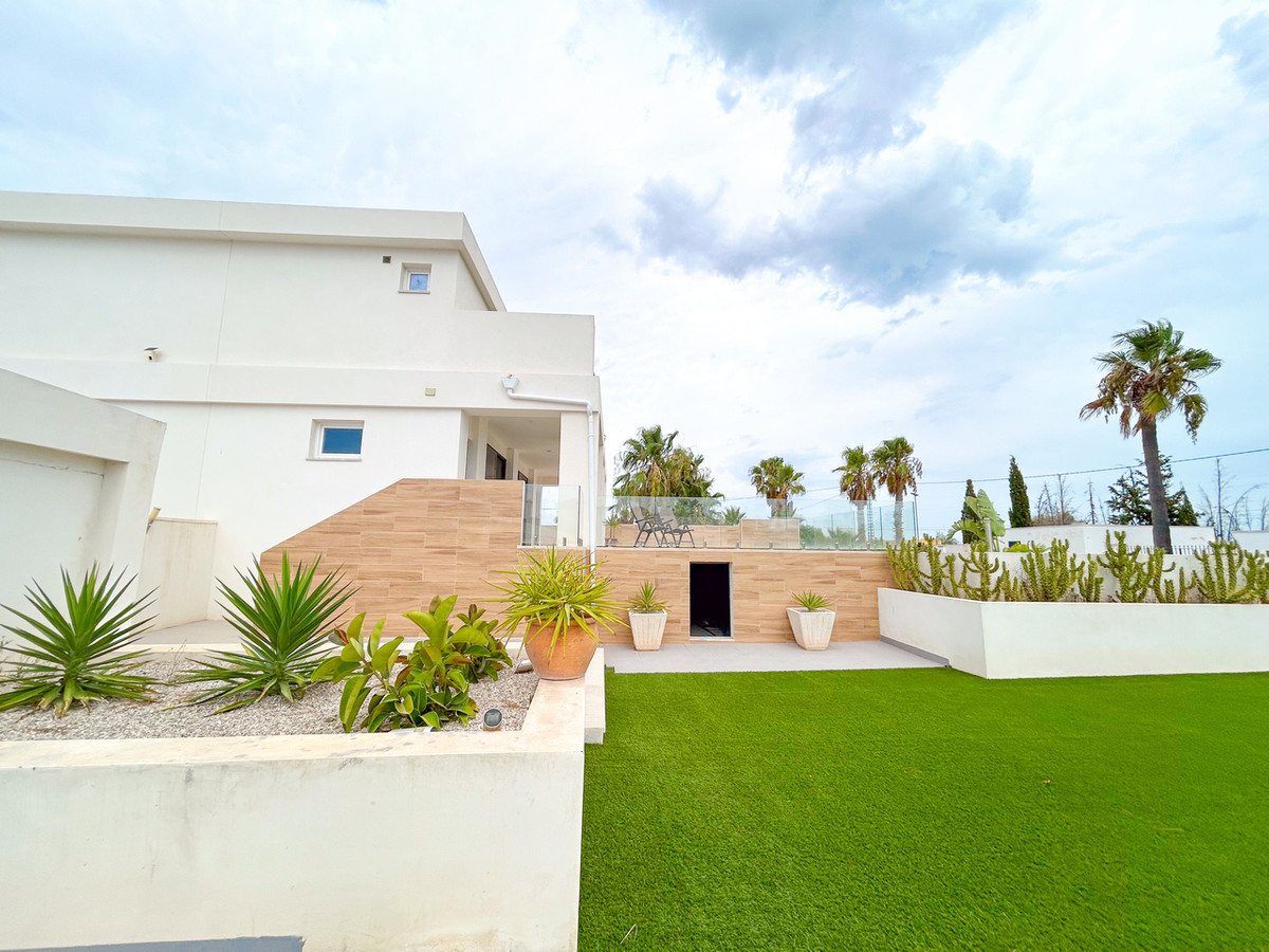 Appartement te koop in Los Montesinos | 8 slaapkamers H5468629