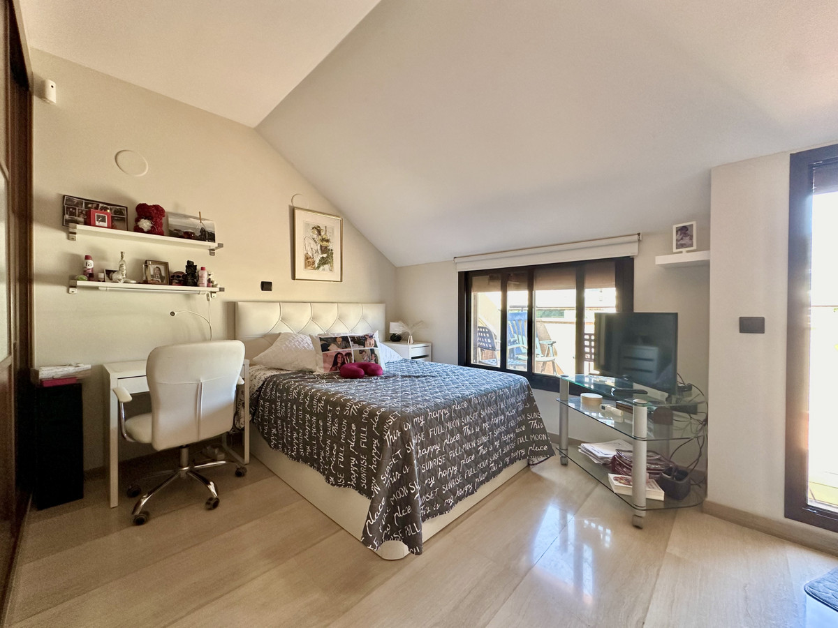 Penthouse Duplex in Los Pacos-10