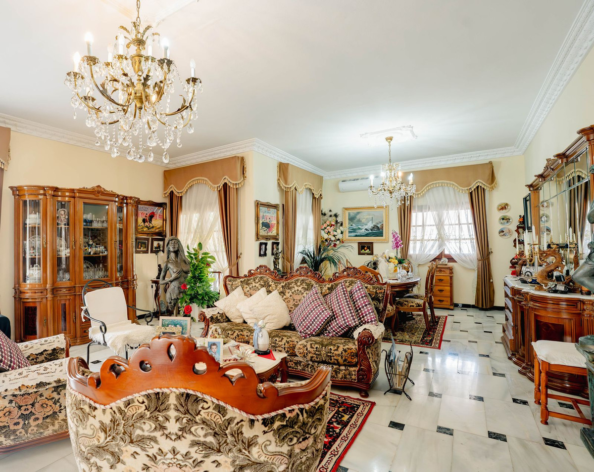 Huis te koop in Los Pacos | 5 slaapkamers H5310052