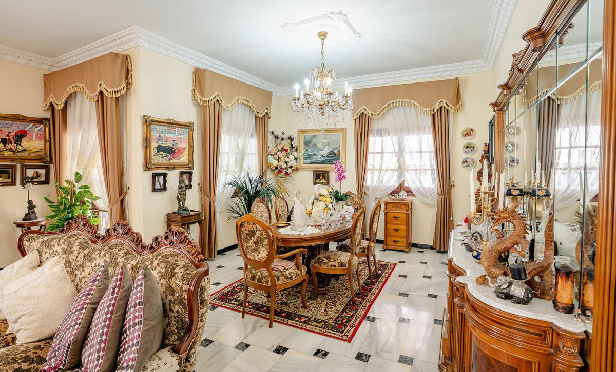 Huis te koop in Los Pacos | 5 slaapkamers H5310052