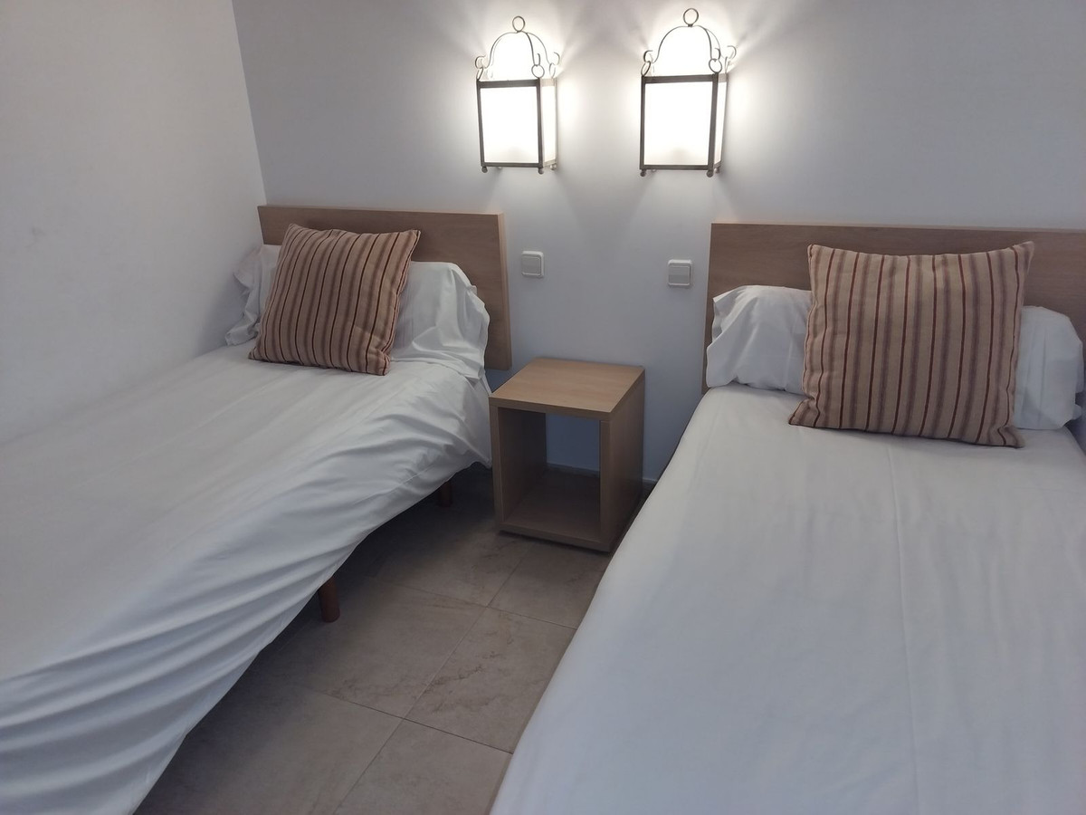 Appartement te koop in Manilva | 2 slaapkamers H5002723