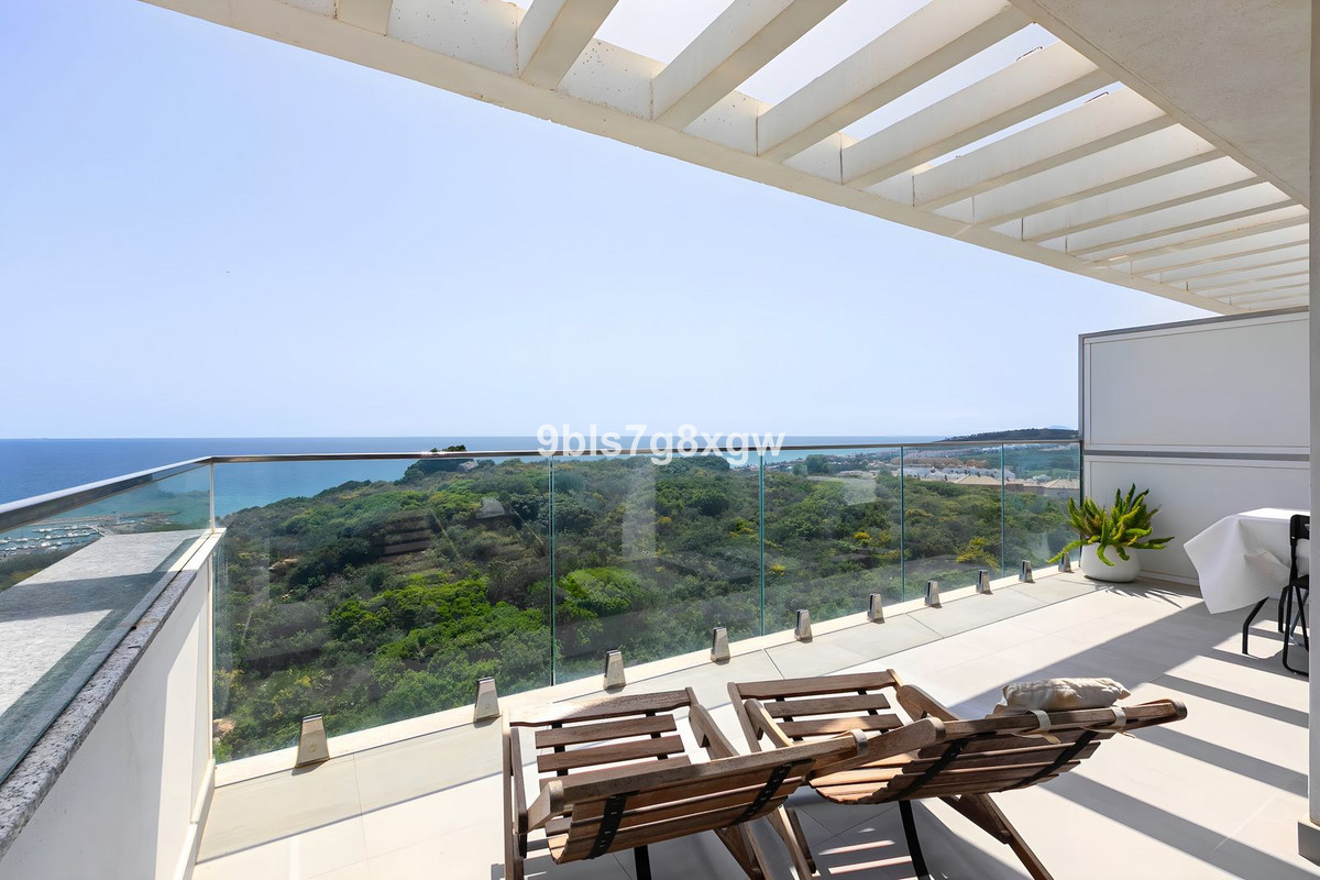 Penthouse in La Duquesa-14