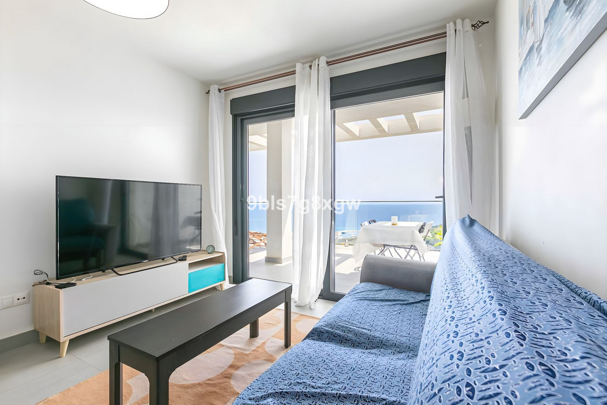 Penthouse in La Duquesa-16