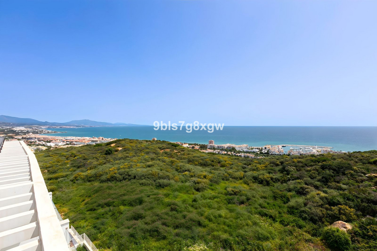 Penthouse in La Duquesa-25