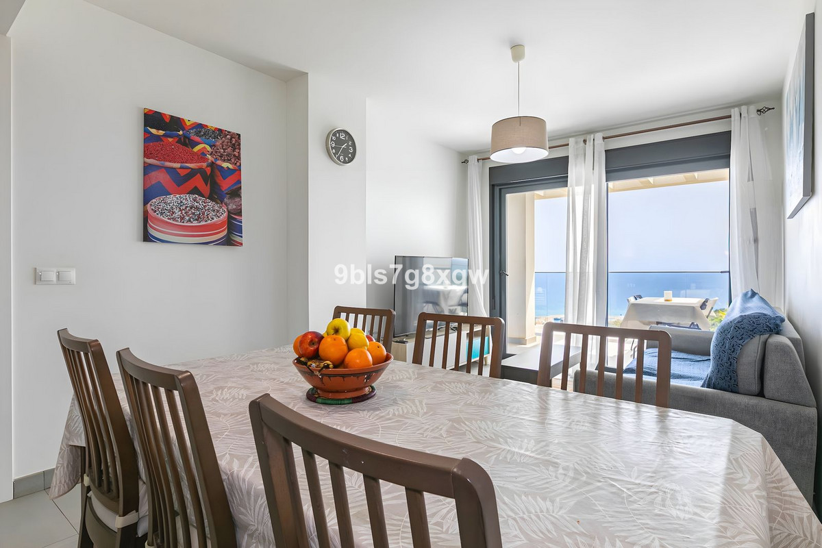 Penthouse in La Duquesa-3