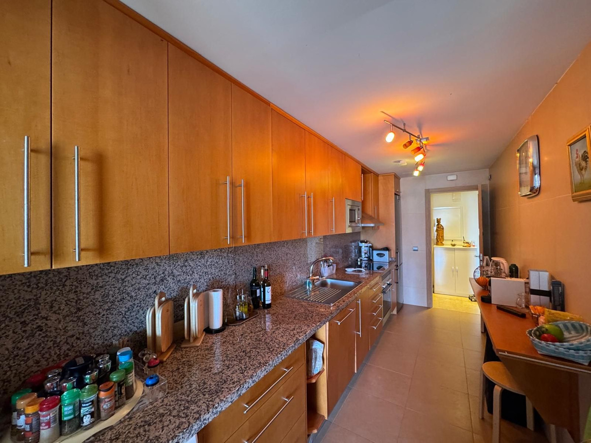 Appartement te koop in Manilva | 3 slaapkamers H5057452