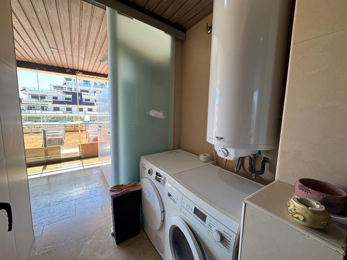 Appartement te koop in Manilva | 3 slaapkamers H5057452