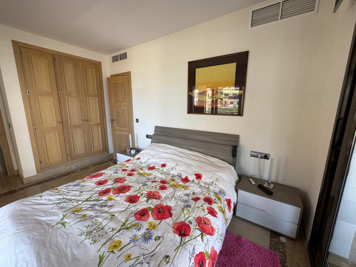 Appartement te koop in Manilva | 3 slaapkamers H5057452