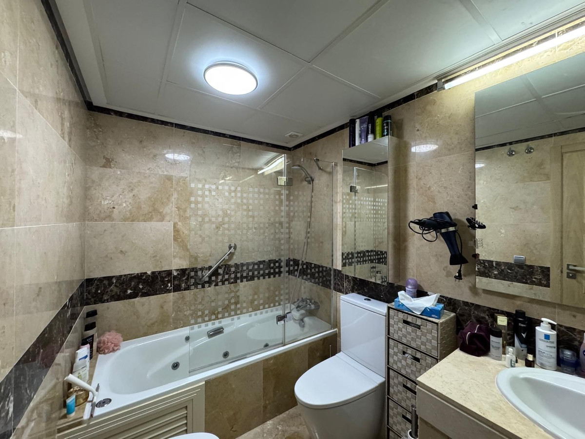 Appartement te koop in Manilva | 3 slaapkamers H5057452