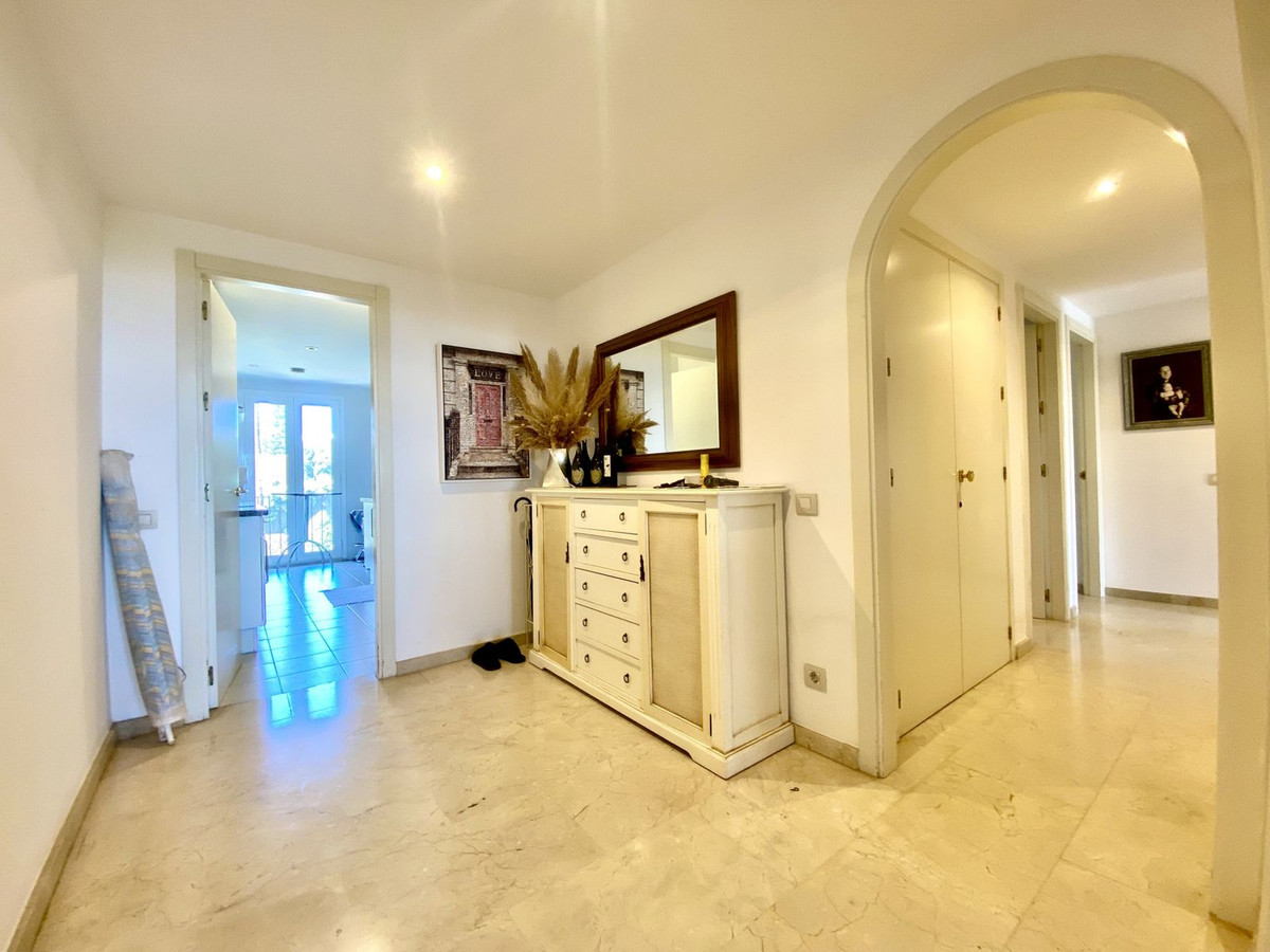 Appartement te koop in Manilva | 3 slaapkamers H5071198