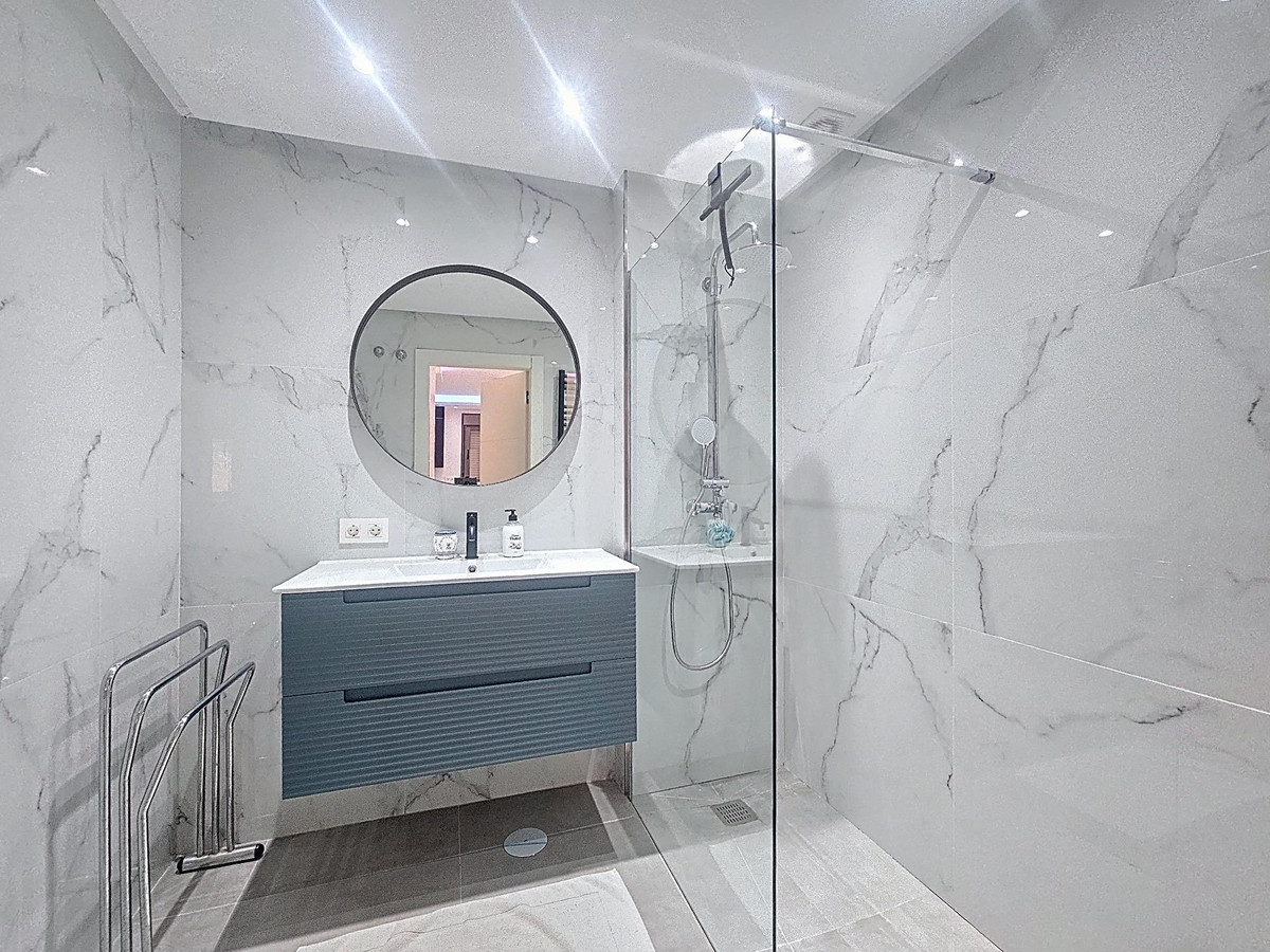 Appartement te koop in Manilva | 2 slaapkamers H5106304