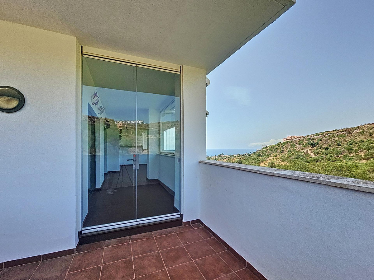 Appartement te koop in Manilva | 3 slaapkamers H5108230