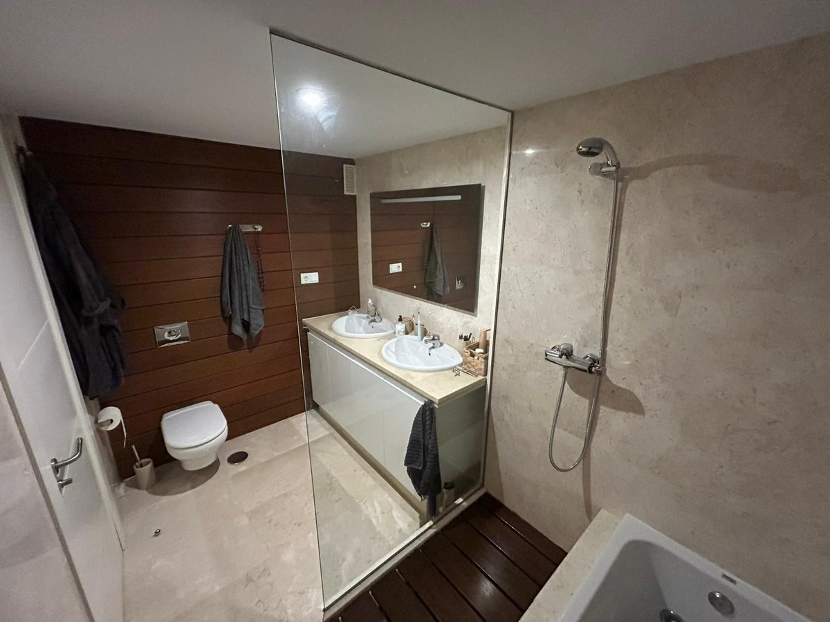 Appartement te koop in Manilva | 3 slaapkamers H5117788