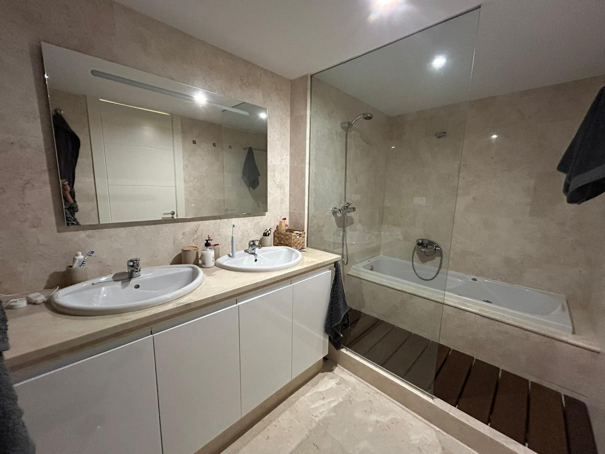 Appartement te koop in Manilva | 3 slaapkamers H5117788