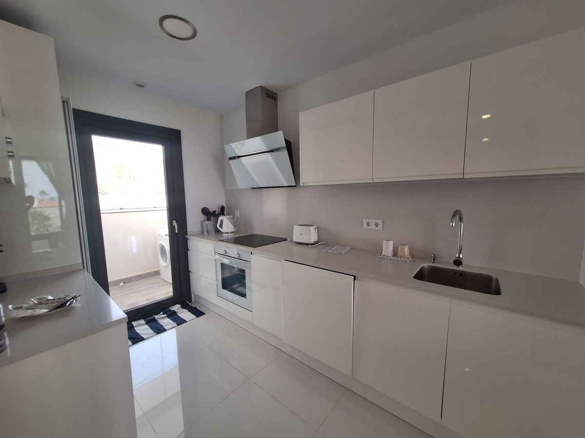 Appartement te koop in Manilva | 2 slaapkamers H5127223