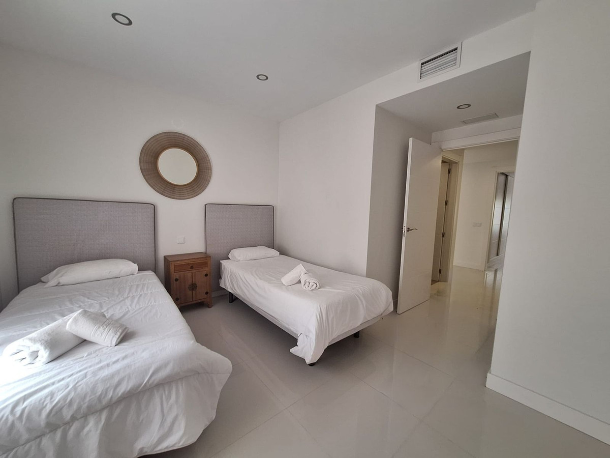 Appartement te koop in Manilva | 2 slaapkamers H5127223