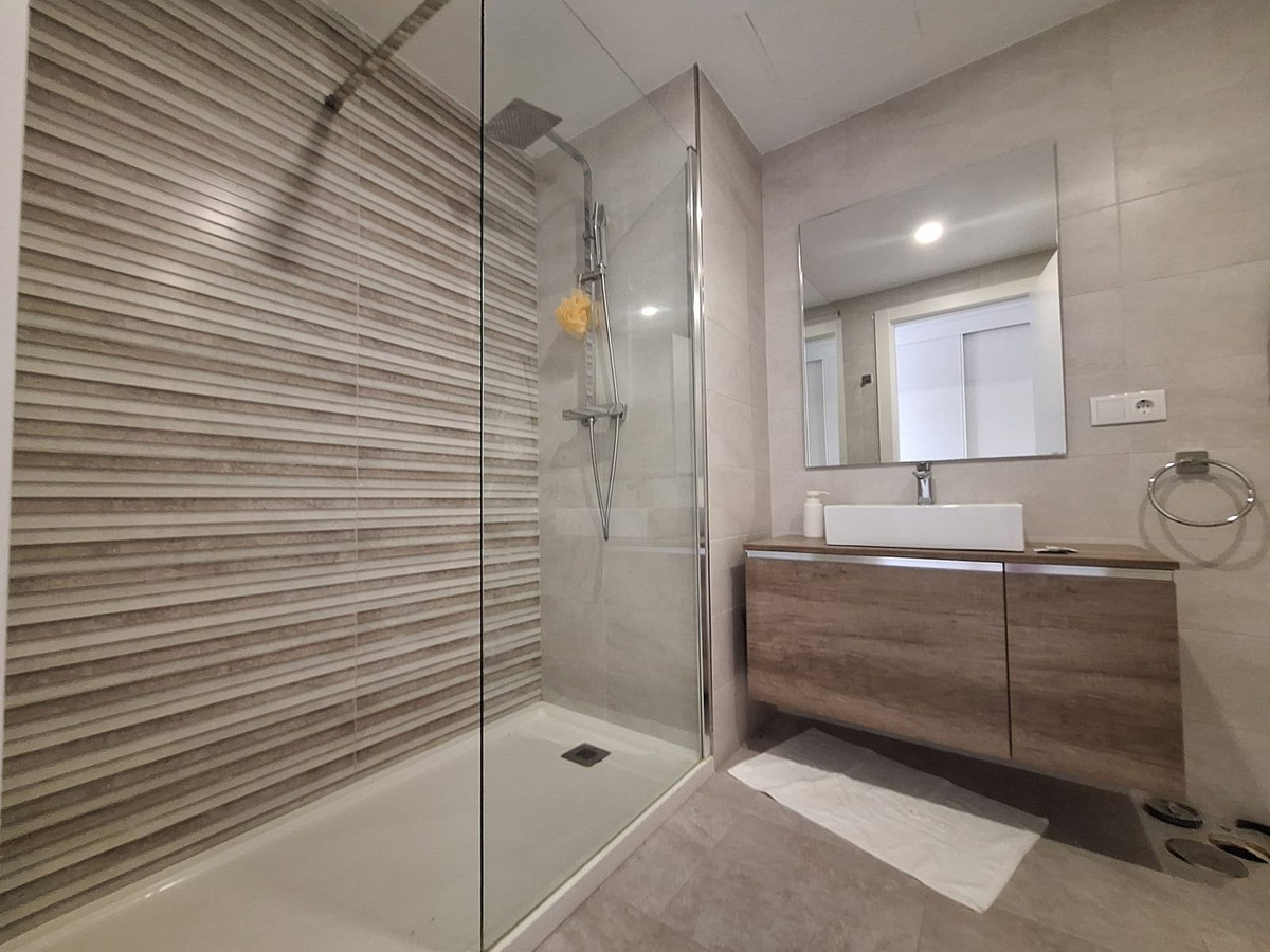 Appartement te koop in Manilva | 2 slaapkamers H5127223