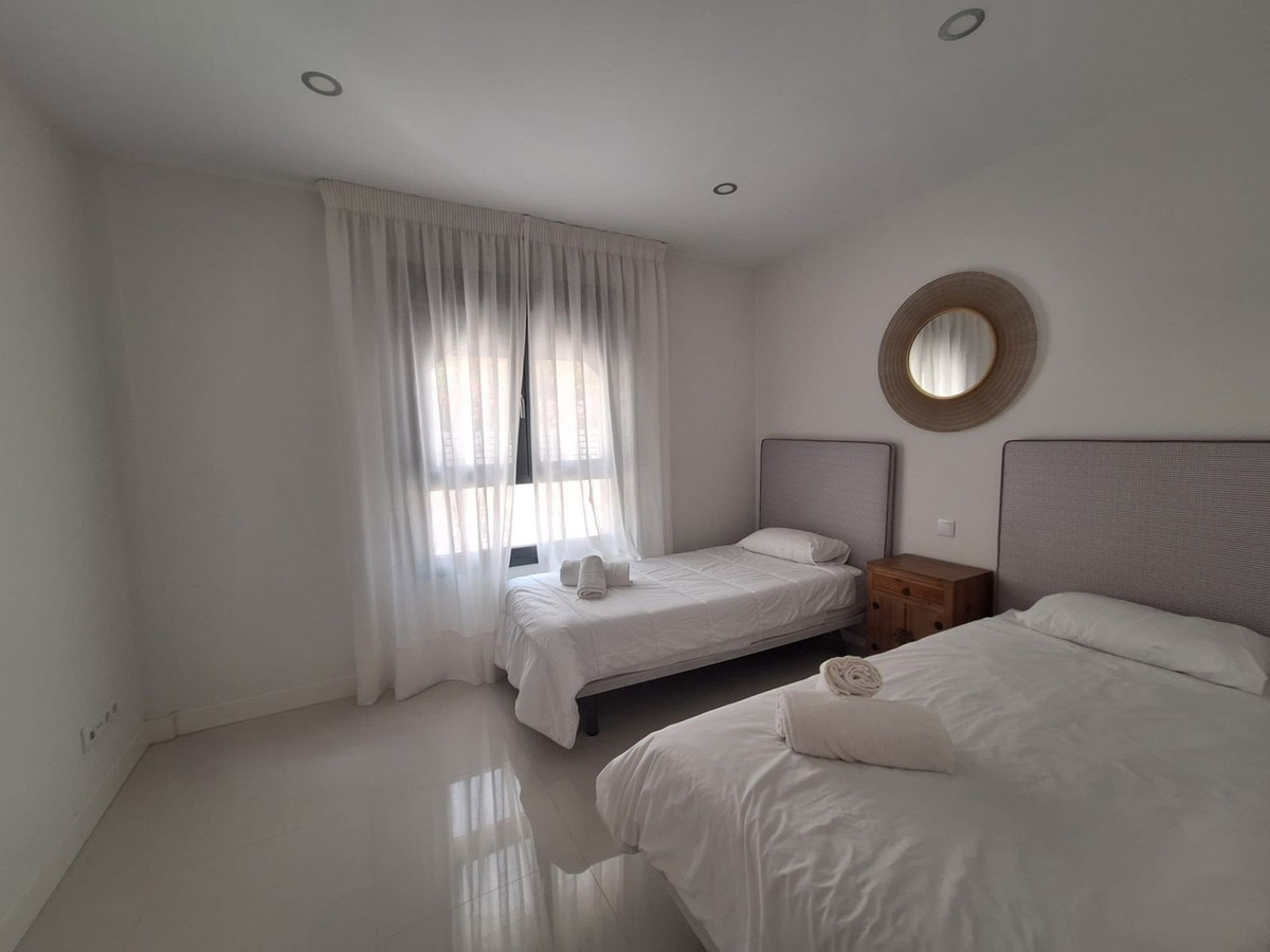 Appartement te koop in Manilva | 2 slaapkamers H5127223