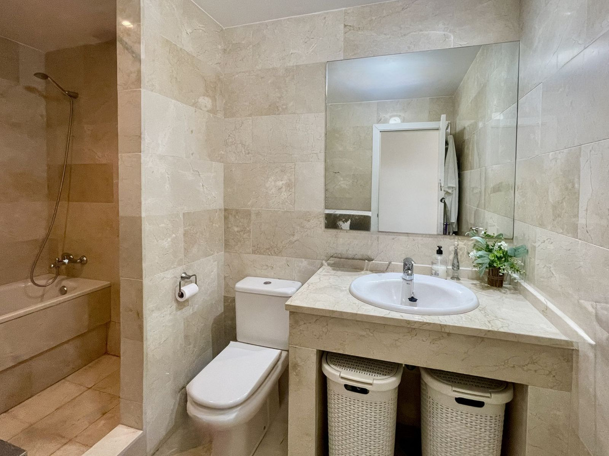 Penthouse te koop in Manilva | 2 slaapkamers H5136499