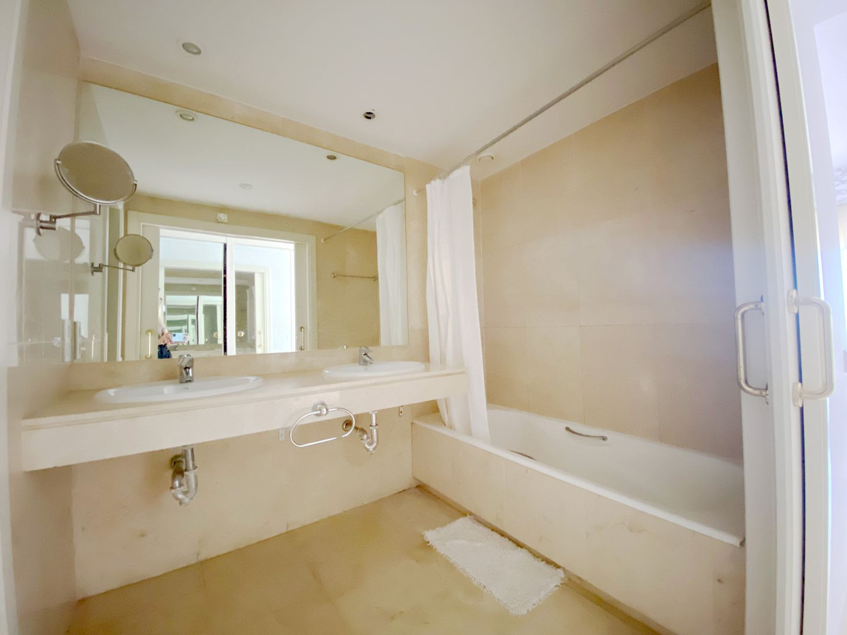 Appartement te koop in Manilva | 3 slaapkamers H5149918