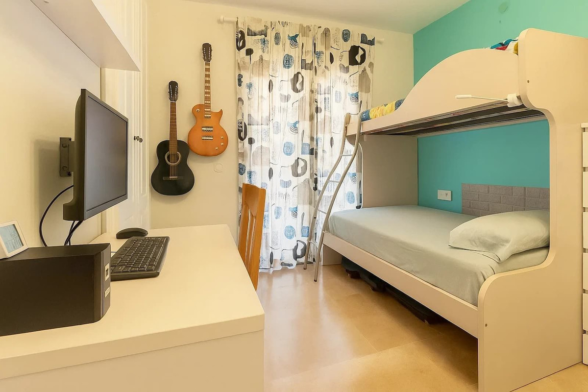 Appartement te koop in Manilva | 2 slaapkamers H5158783