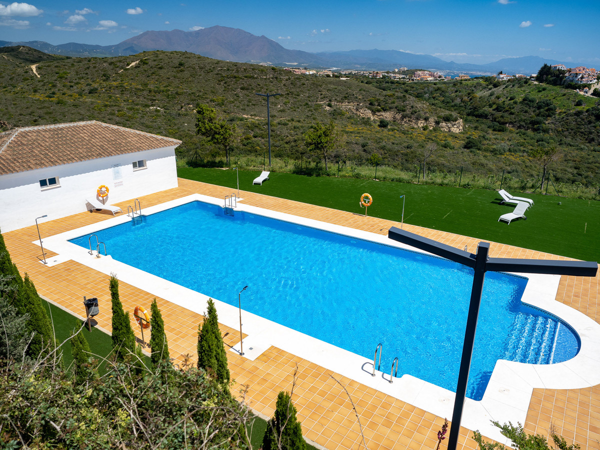 Appartement te koop in Manilva | 2 slaapkamers H5250970