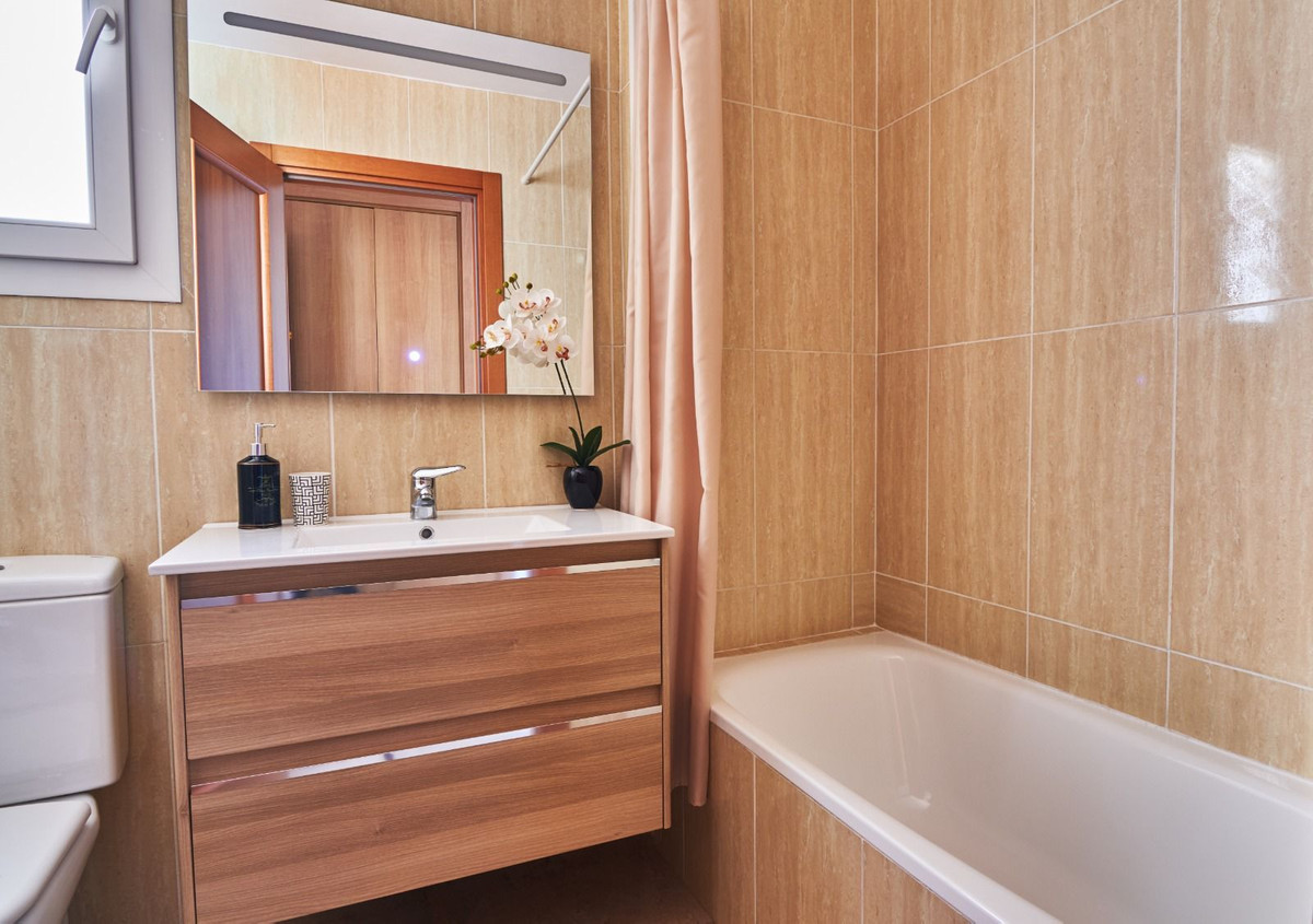 Appartement te koop in Manilva | 2 slaapkamers H5256751