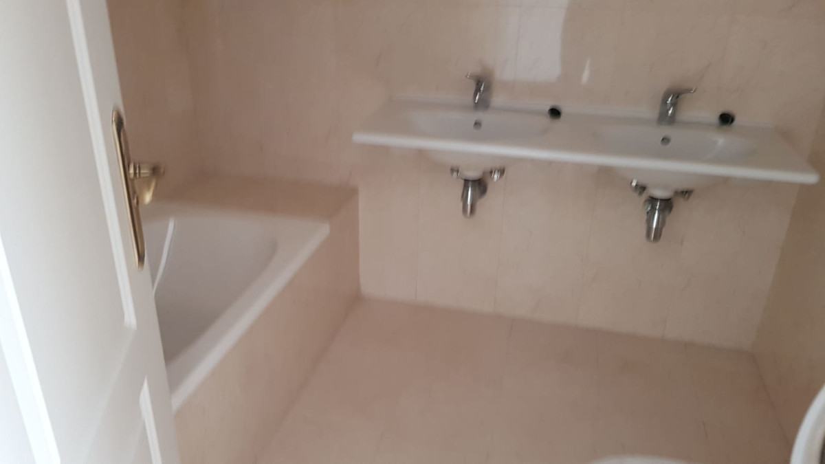 Appartement te koop in Manilva | 2 slaapkamers H5269561