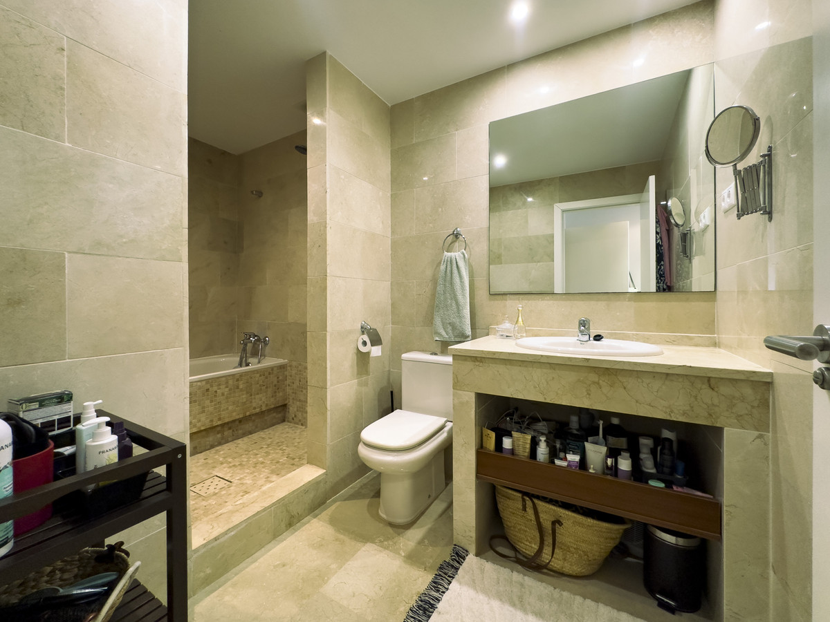 Appartement te koop in Manilva | 2 slaapkamers H5271991