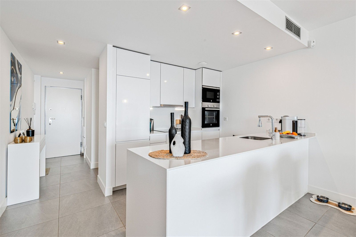 Appartement te koop in Manilva | 2 slaapkamers H5274895