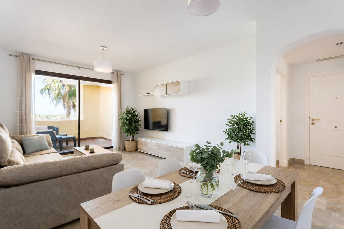 Appartement te koop in Manilva | 2 slaapkamers H5301169