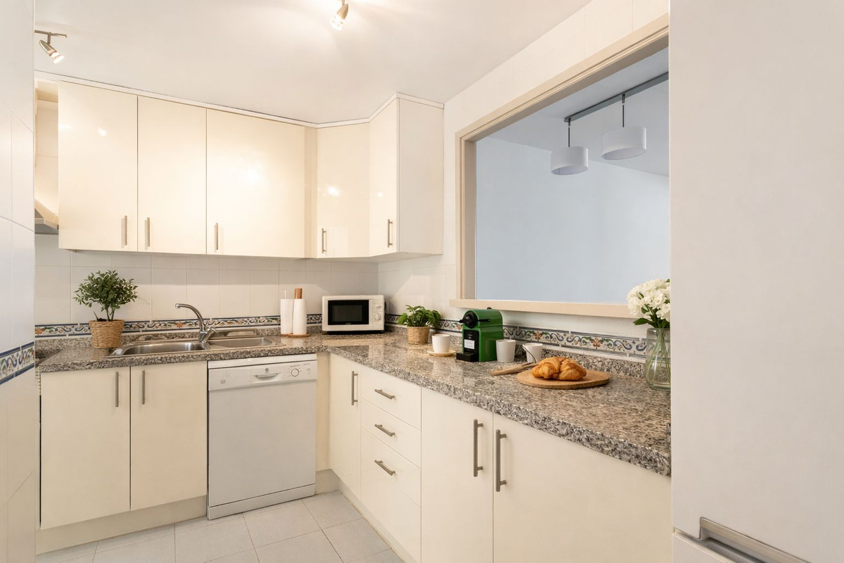 Appartement te koop in Manilva | 2 slaapkamers H5301169