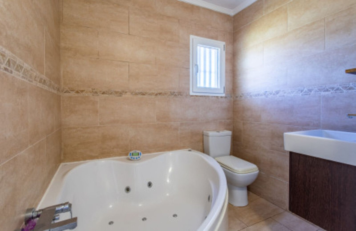 Huis te koop in Manilva | 3 slaapkamers H5305198