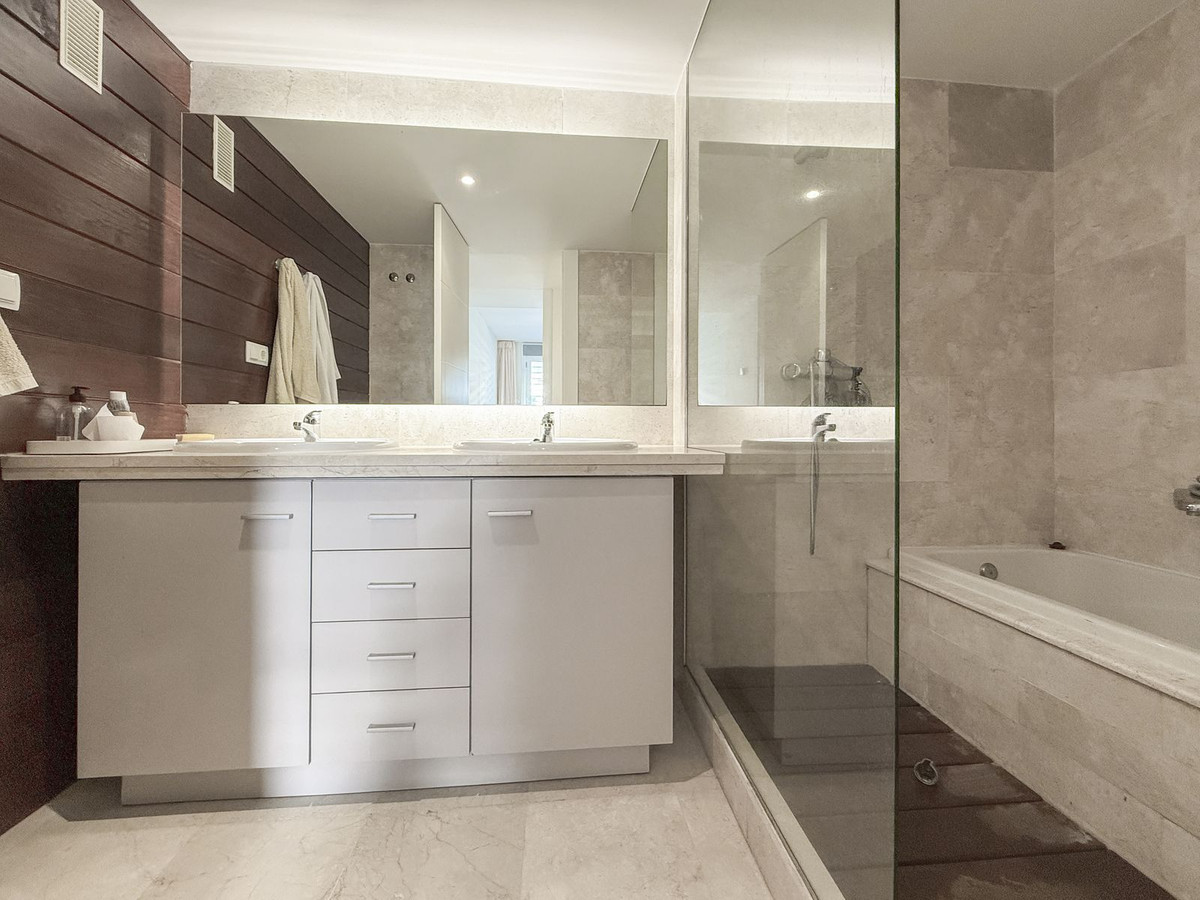 Appartement te koop in Manilva | 3 slaapkamers H5306536