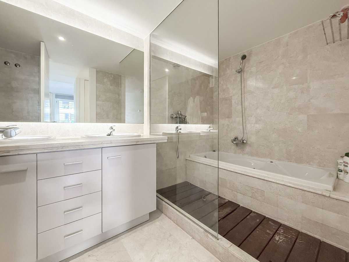 Appartement te koop in Manilva | 3 slaapkamers H5306536