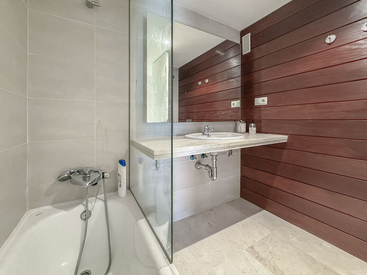 Appartement te koop in Manilva | 3 slaapkamers H5306536