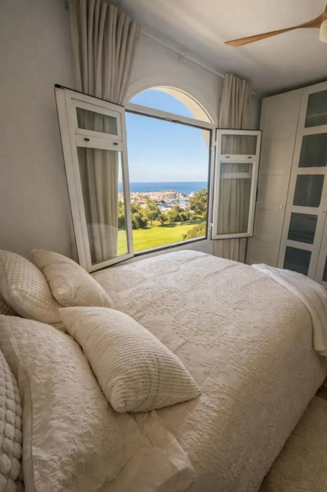 Appartement te koop in Manilva | 4 slaapkamers H5321116