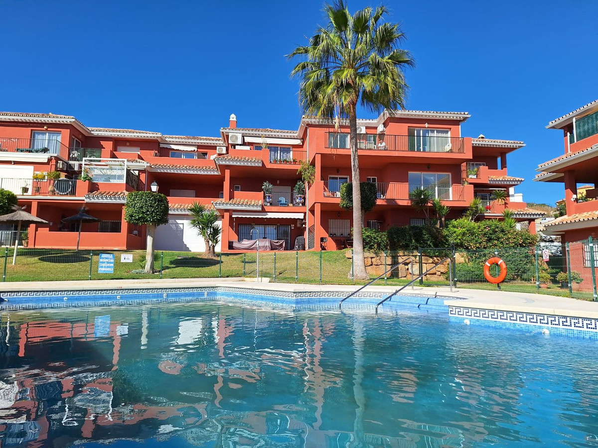 Appartement te koop in Manilva | 2 slaapkamers H5327431