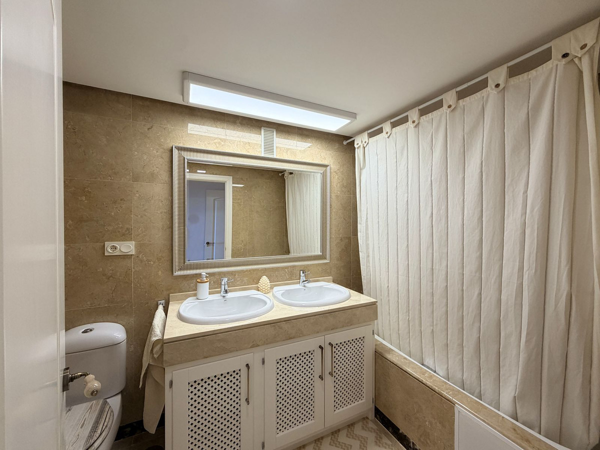 Appartement te koop in Manilva | 2 slaapkamers H5336392